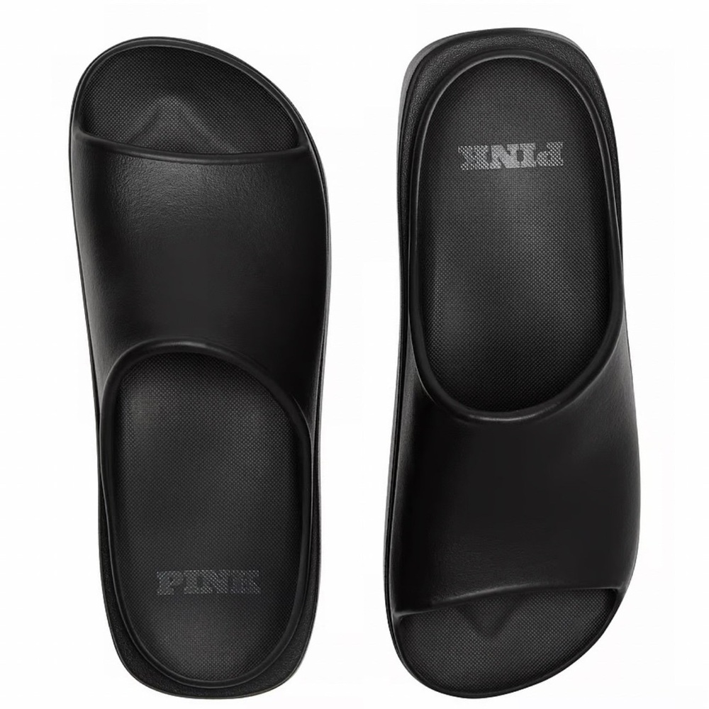 Brand new Victoria’s Secret PINK Sandals size L (9-10)
